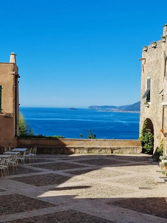 Guest house Federico II - Rooms And Breakfast Borgio Verezzi